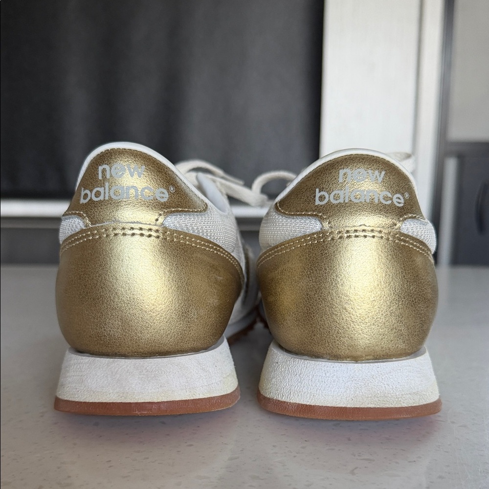 New Balance Women's Beige and White Sneakers Women’s size 8 - Picture 6 of 8